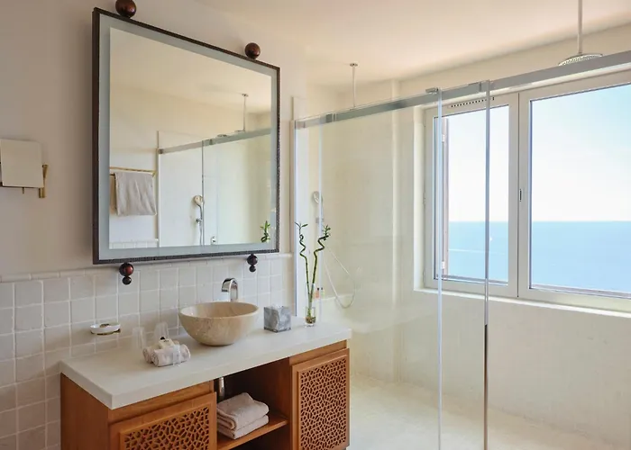 Tiara Miramar 5* تيول سور مير